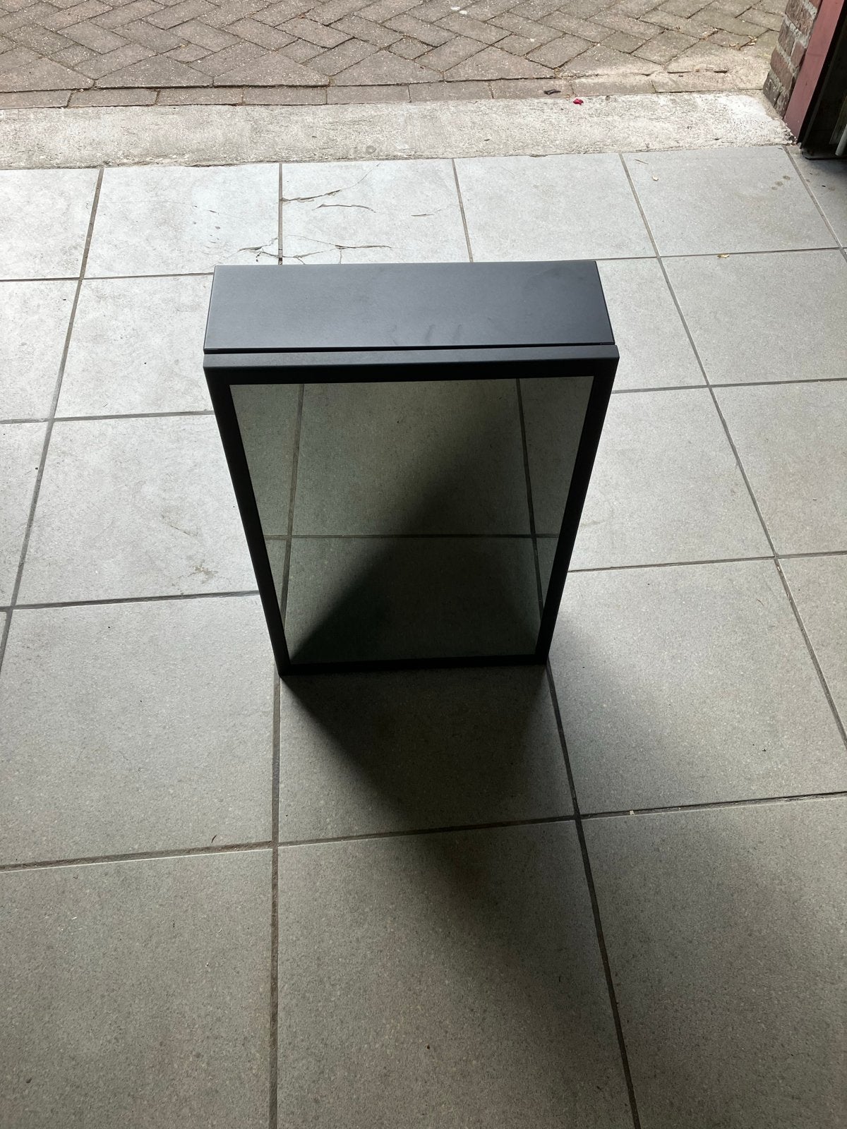 Zwart wandkastje met deurtje met spiegel, Ophalen, Gebruikt