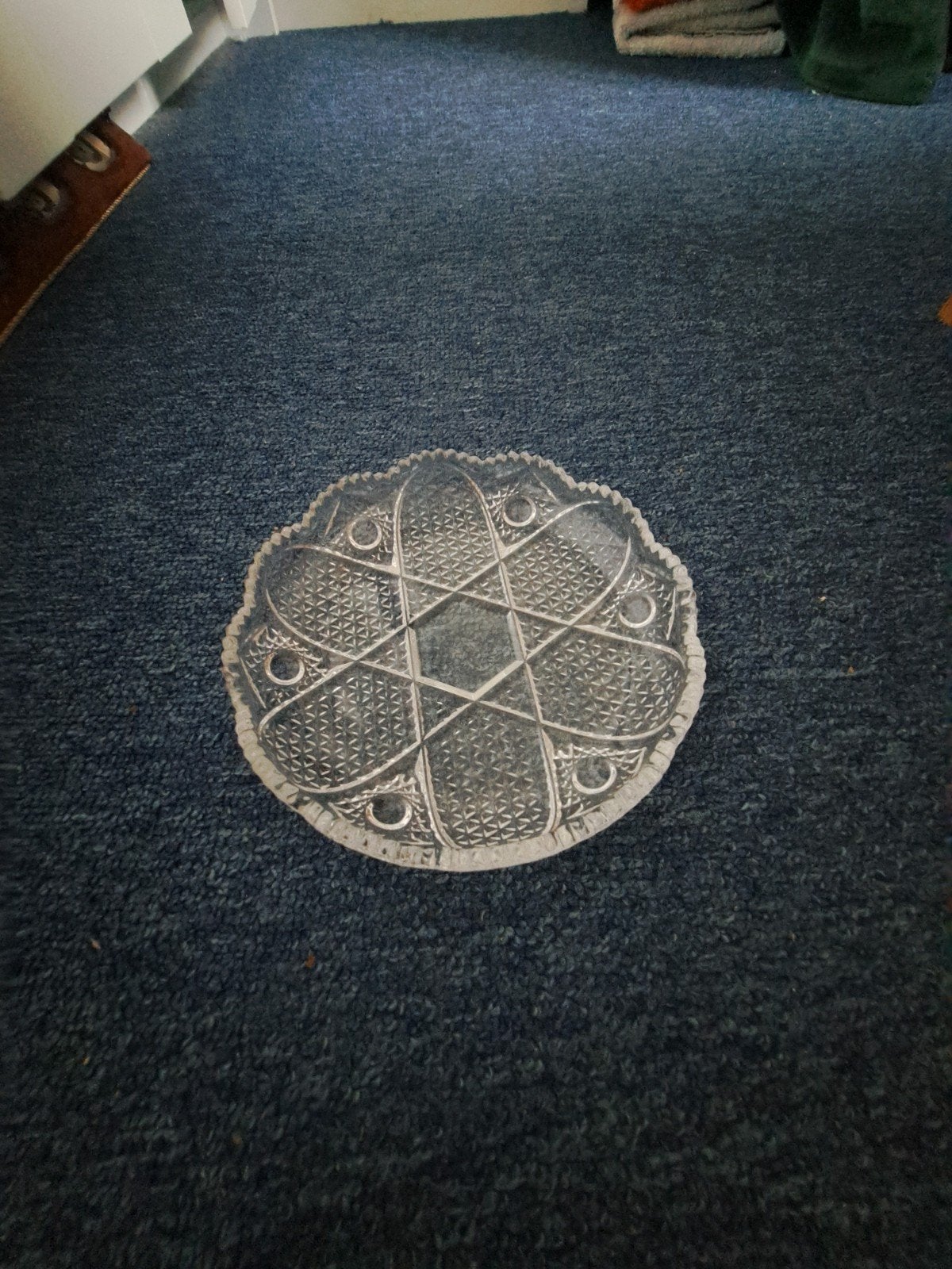 Glazen schaal met decoratief patroon, Antiek en Kunst, Ophalen of Verzenden