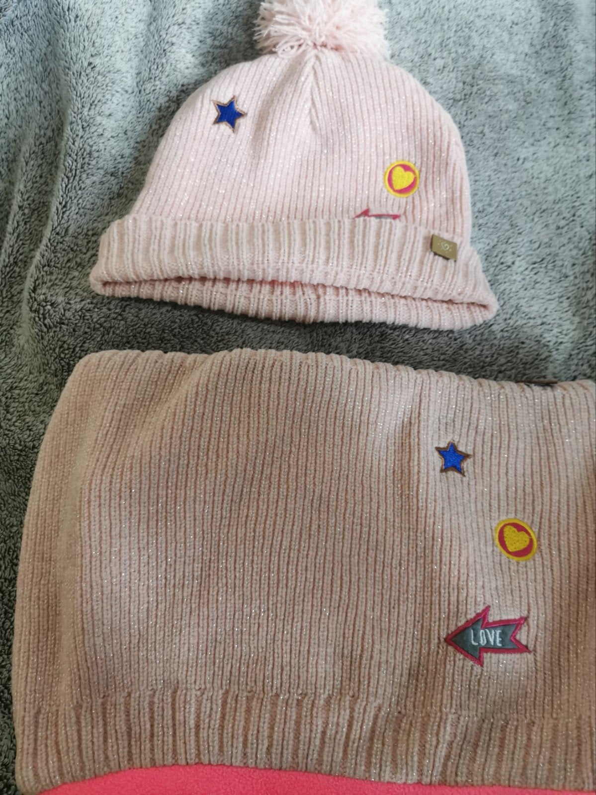 Hema Roze Muts en Sjaal Set met Glitterdraden, Kinderen en Baby's, Babykleding | Mutsen, Sjaals en Wanten, Ophalen of Verzenden