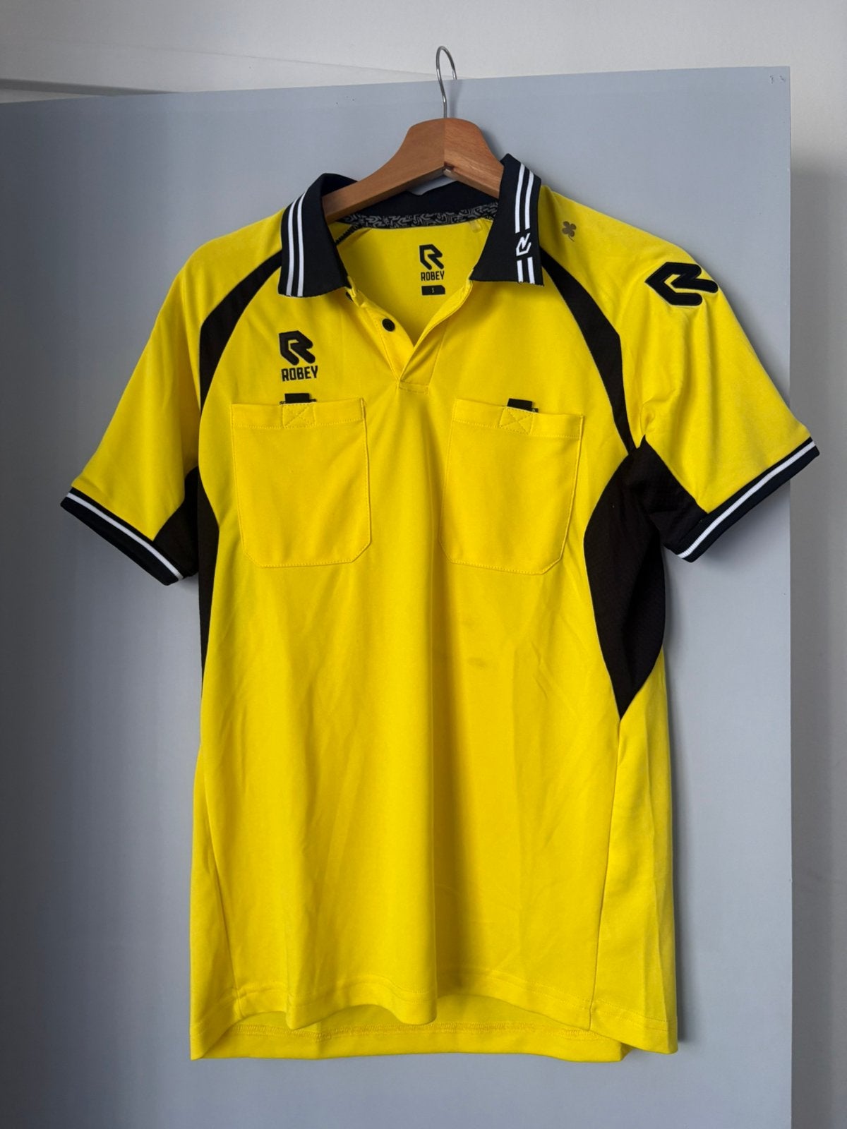 Scheidsrechter shirt maat s, Maat S, Ophalen of Verzenden, Gebruikt, Shirt