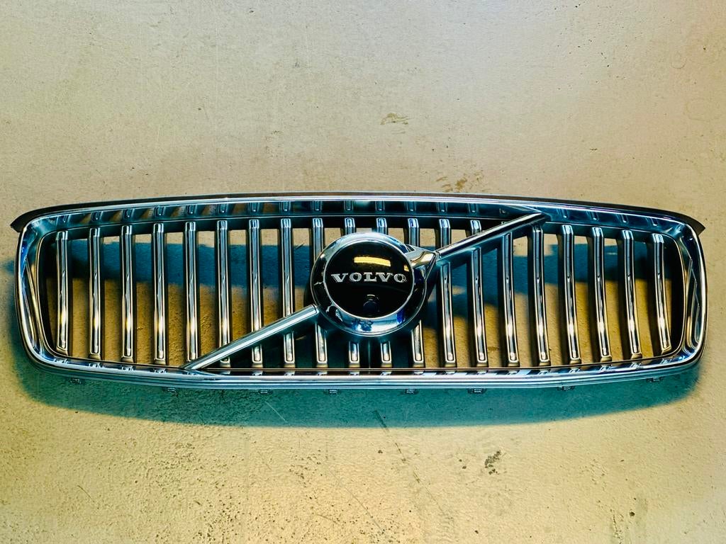 VOLVO XC90 GRILLE zo goed als nieuw met camera voorbereiding, Ophalen, Voor, Volvo, Bumper