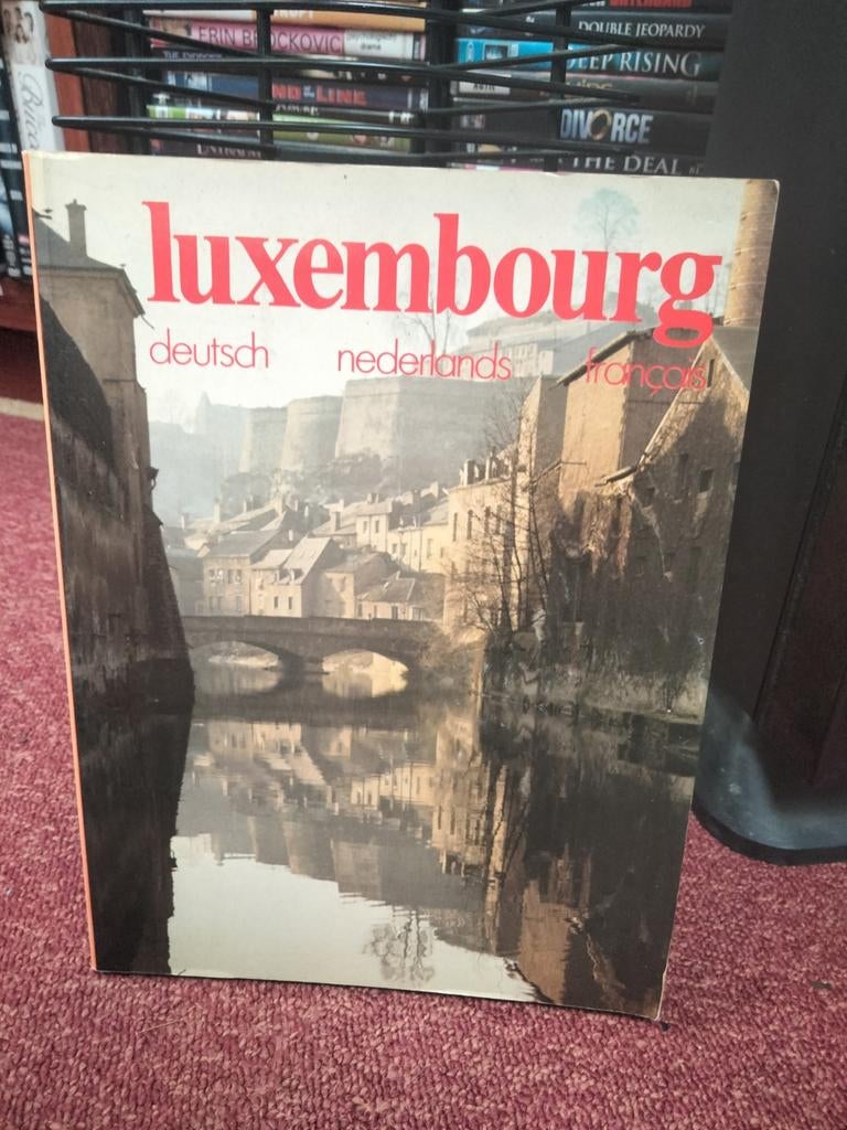 Luxemburg Duits Nederlands Frans, Ophalen of Verzenden, Zo goed als nieuw, Overige formaten, Nederlandstalig