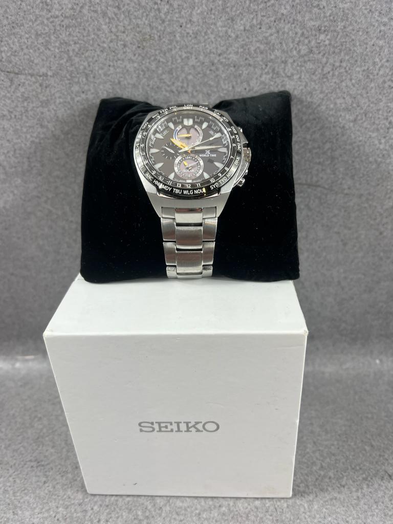 Seiko V195 662546 | Chronograaf solar | in doos | 376509, Sieraden, Tassen en Uiterlijk, Horloges | Heren, Gebruikt, Staal, Polshorloge