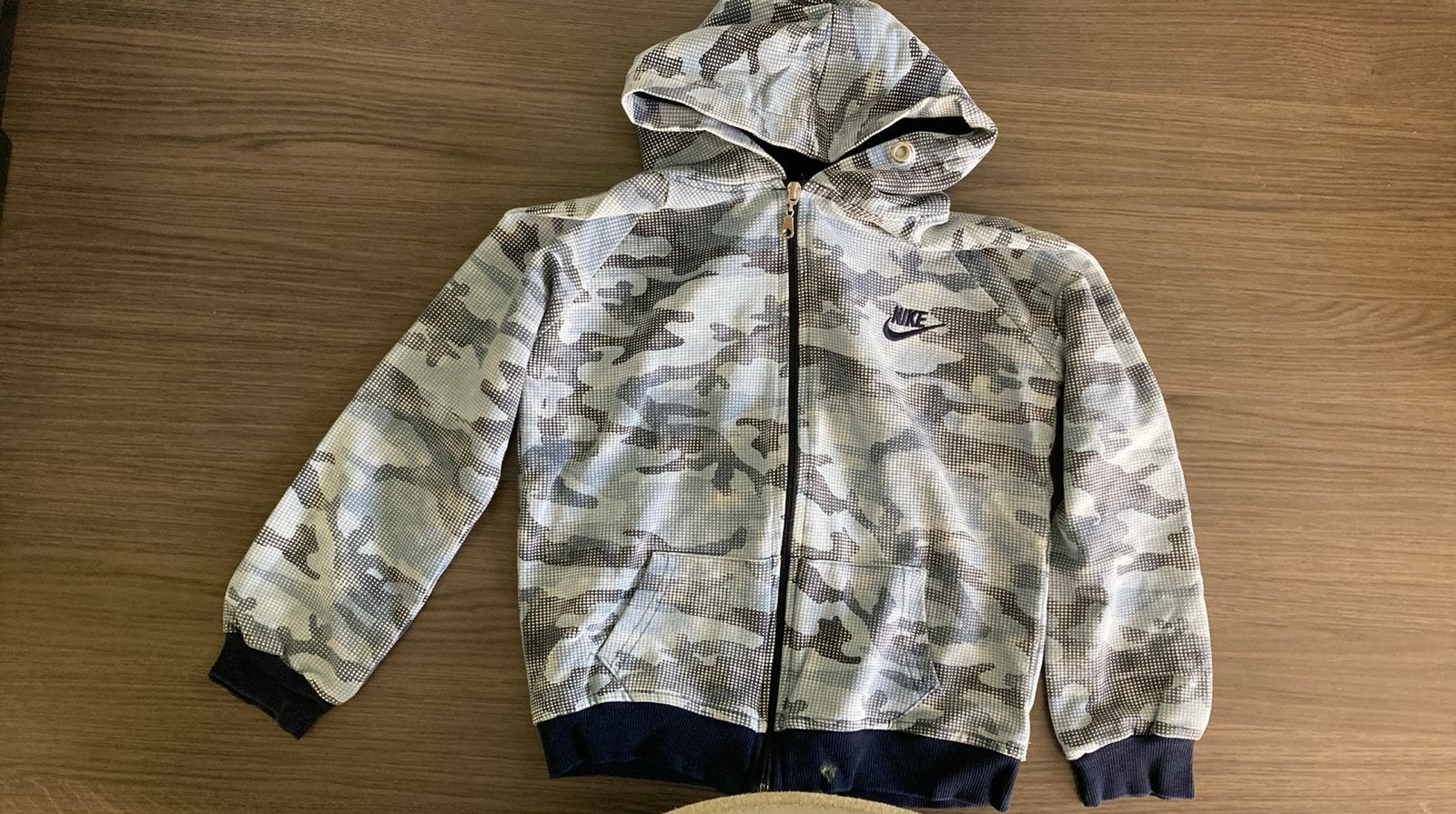 Nike trainingspak camouflage maat 134/140, Ophalen of Verzenden, Gebruikt, Jongen, Setje