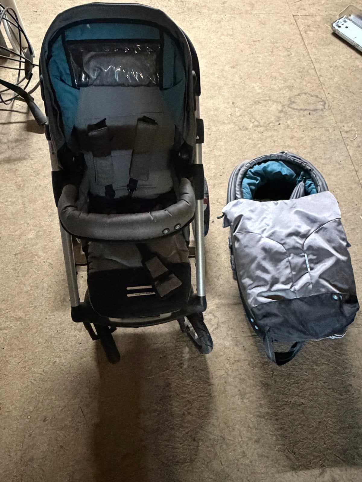 Mutsy kinderwagen met accessoires, Gebruikt, Combiwagen, Met reiswieg, Ophalen