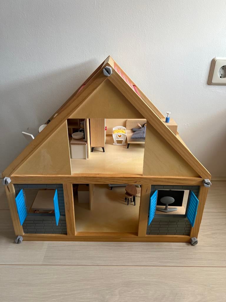 Houten Poppenhuis met Meubels en Poppetjes, Ophalen of Verzenden, Gebruikt, Poppenhuis