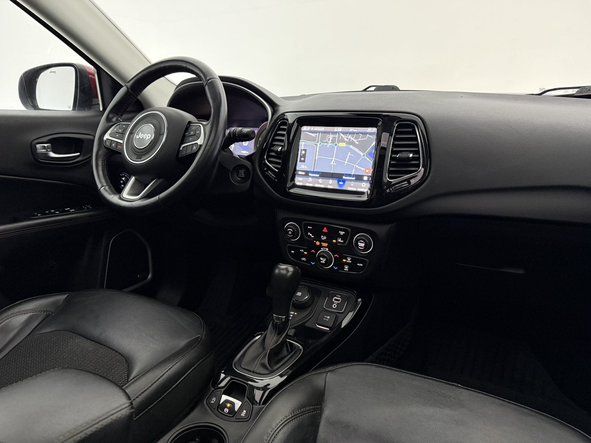 Foto 17 van Jeep Compass 1.4 MultiAir Limited 4x4 170PK | Pano | Beats A