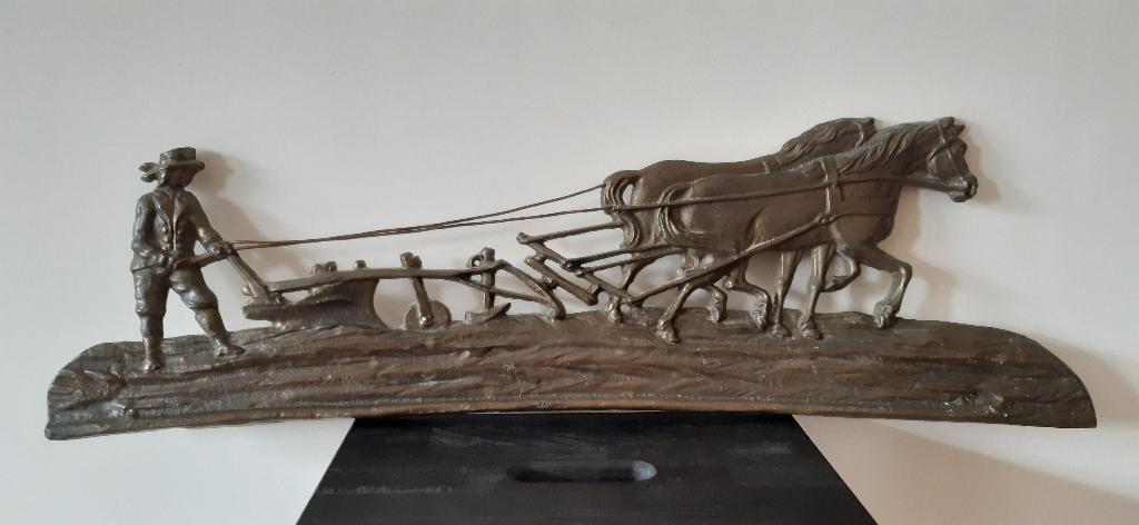vintage bronzen wanddecoratie ploeg met paarden, Ophalen, Metaal, Wandsculptuur, Gebruikt