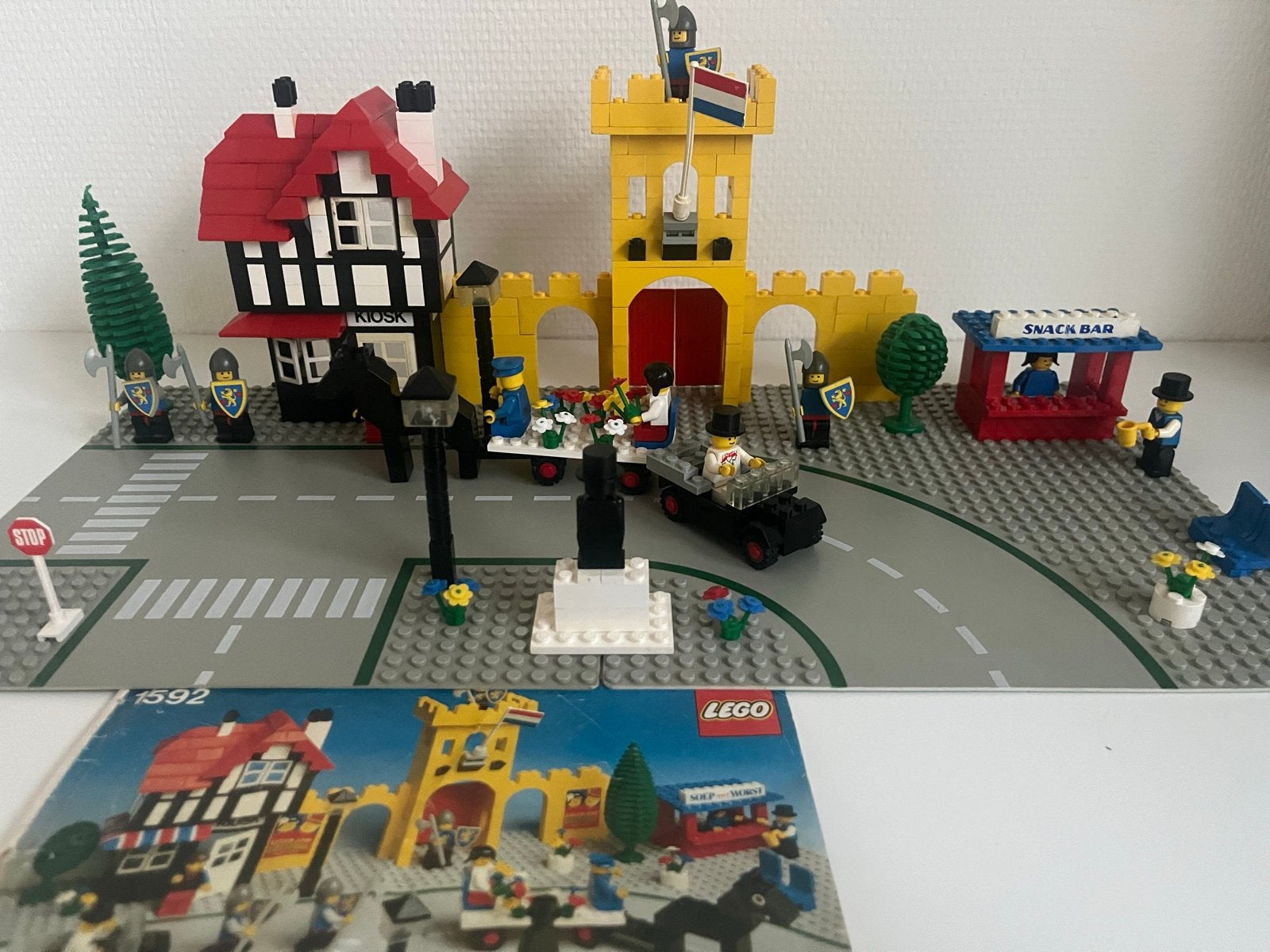 Vintage LEGO 1592 Town Square - Compleet met instructies, Kinderen en Baby's, Speelgoed | Duplo en Lego, Gebruikt, Lego, LEGOLAND