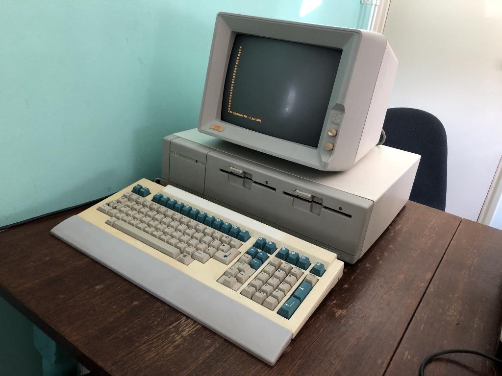 TA Alphatronic P10 286 PC — met o.a. monitor, printer, disks, Computers en Software, Vintage Computers, Ophalen