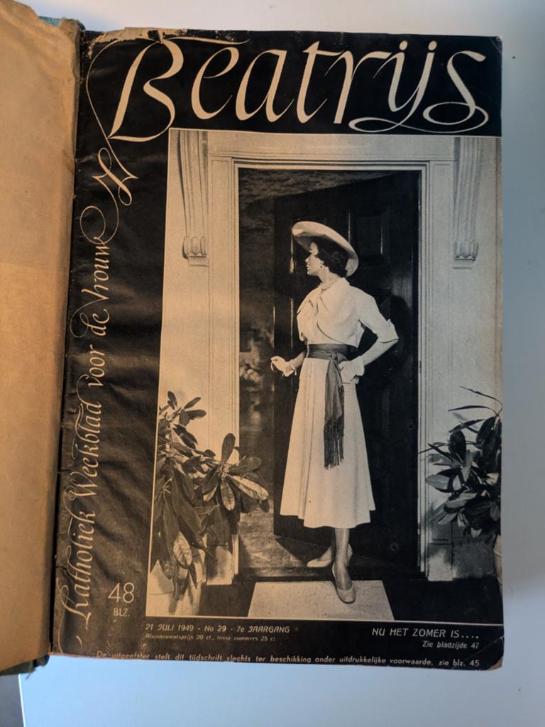 Ingebonden weekblad Beatrijs jaargang 1949, Boeken, Tijdschriften en Kranten, Ophalen of Verzenden, Gelezen