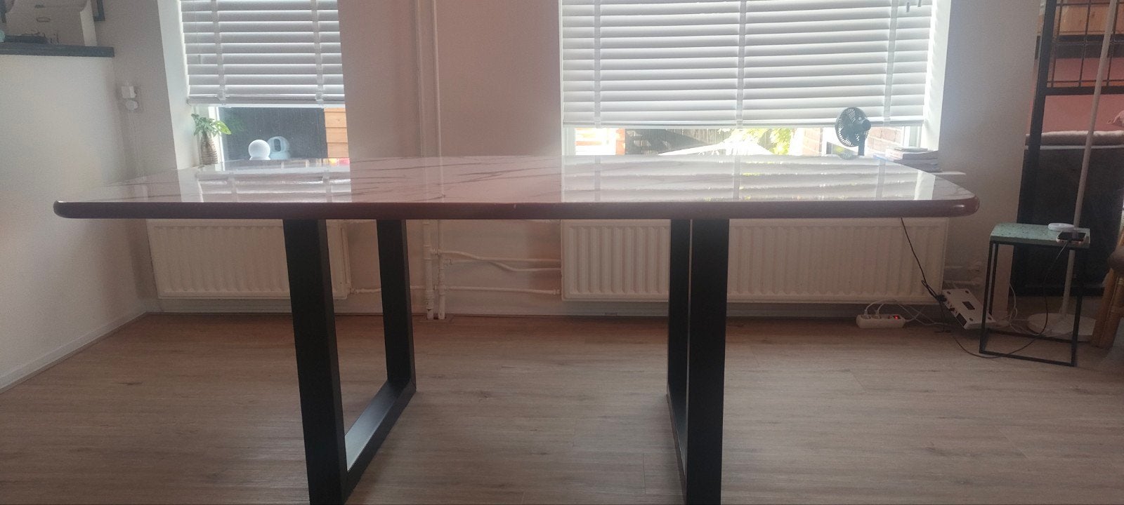 Eettafel marmerlook 206 cm lang, Huis en Inrichting, Bureaus, Ophalen, Gebruikt