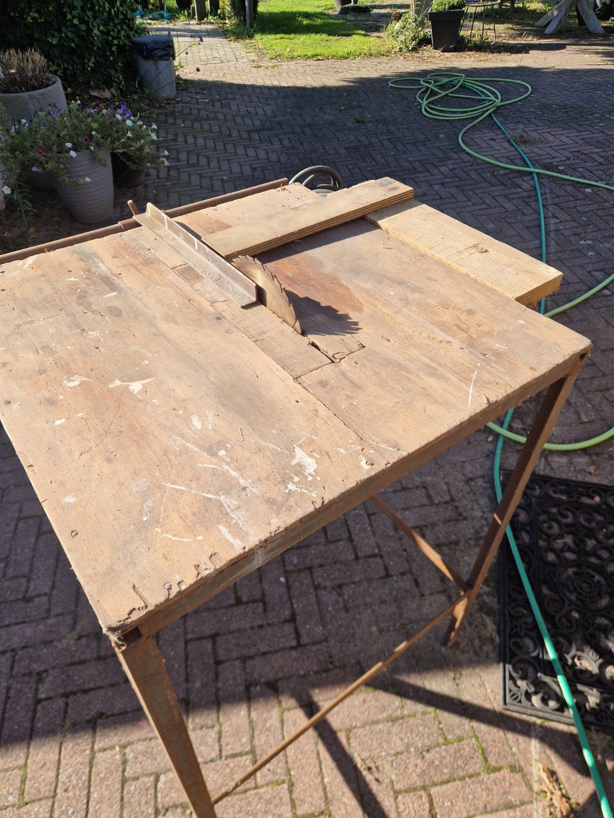 Zelfgemaakte Cirkelzaagtafel op krachtstroom, Doe-het-zelf en Verbouw, Ophalen, Gebruikt, Cirkelzaag, 70 mm of meer
