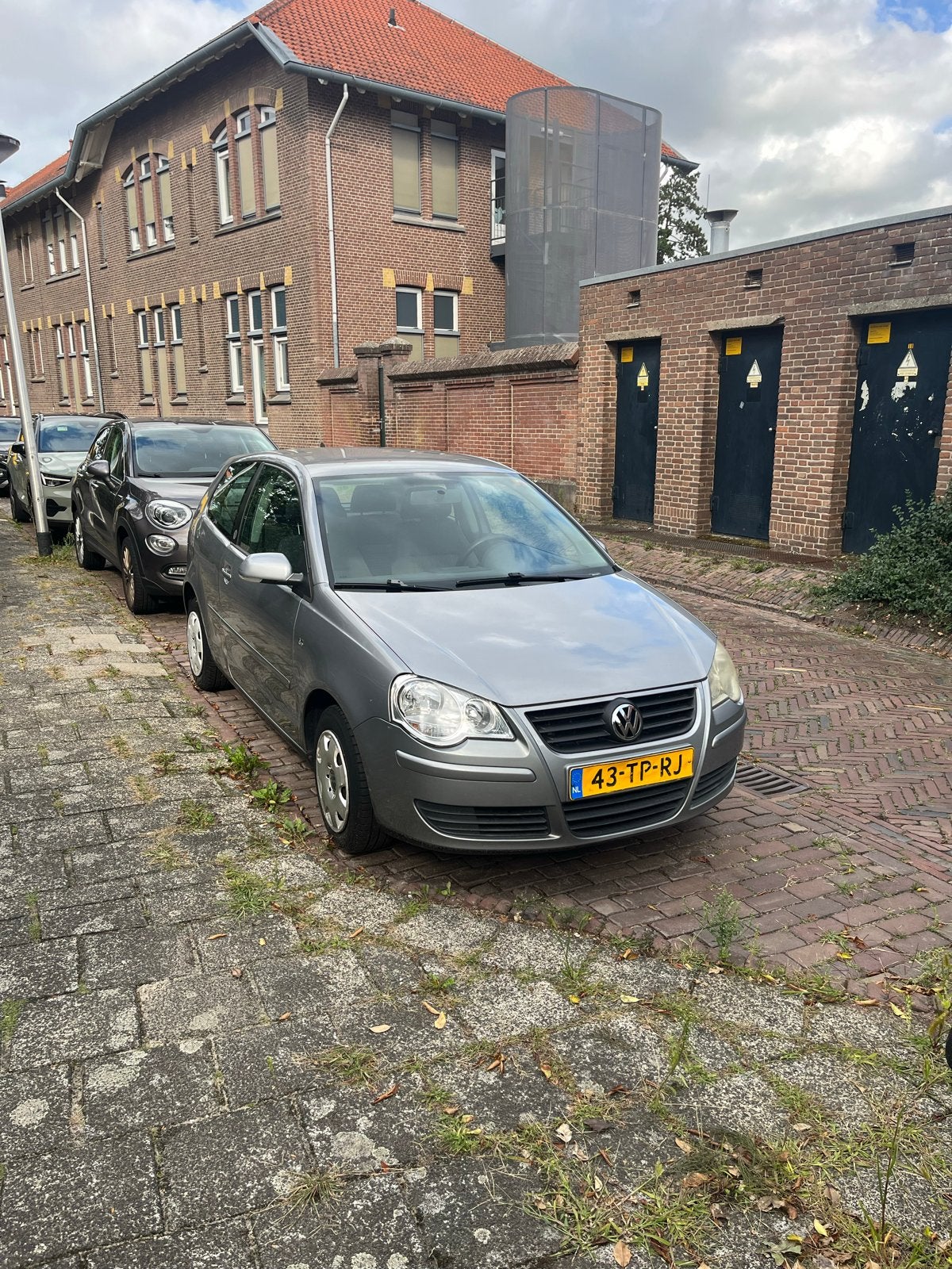Volkswagen Polo 1.4 16V 59KW 2007 zilver, Auto's, Volkswagen, Voorwielaandrijving, Stof, Zwart, 4 cilinders