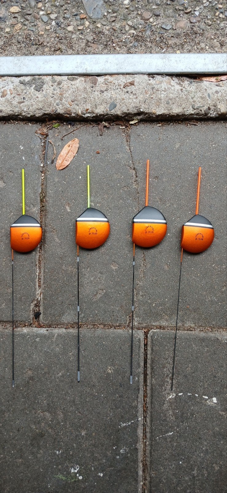 Set van 4 Tubertini dobbers - 2x 20g, 1x 18g, 1x 15g, Watersport en Boten, Hengelsport | Algemeen, Ophalen of Verzenden