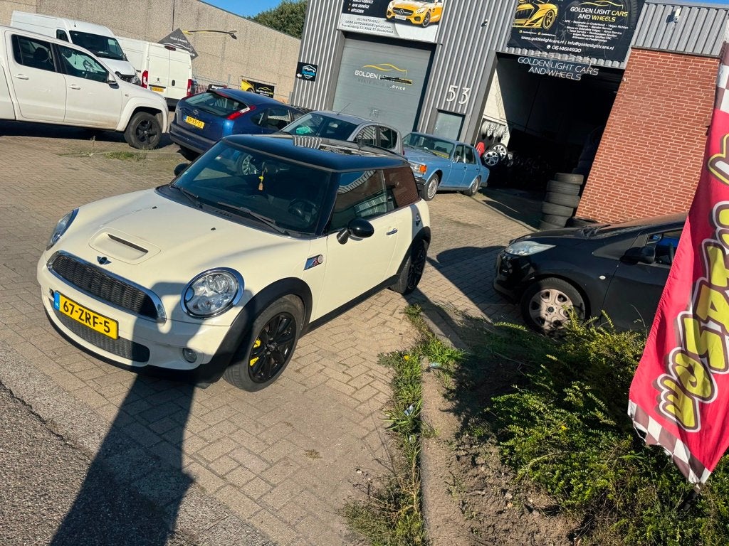 Mini Cooper S 1.6 R56 Leer Pano Dak Nwe APK ELKE ZONDAG OPEN, Auto's, Voorwielaandrijving, Gebruikt, 4 cilinders, 4 stoelen