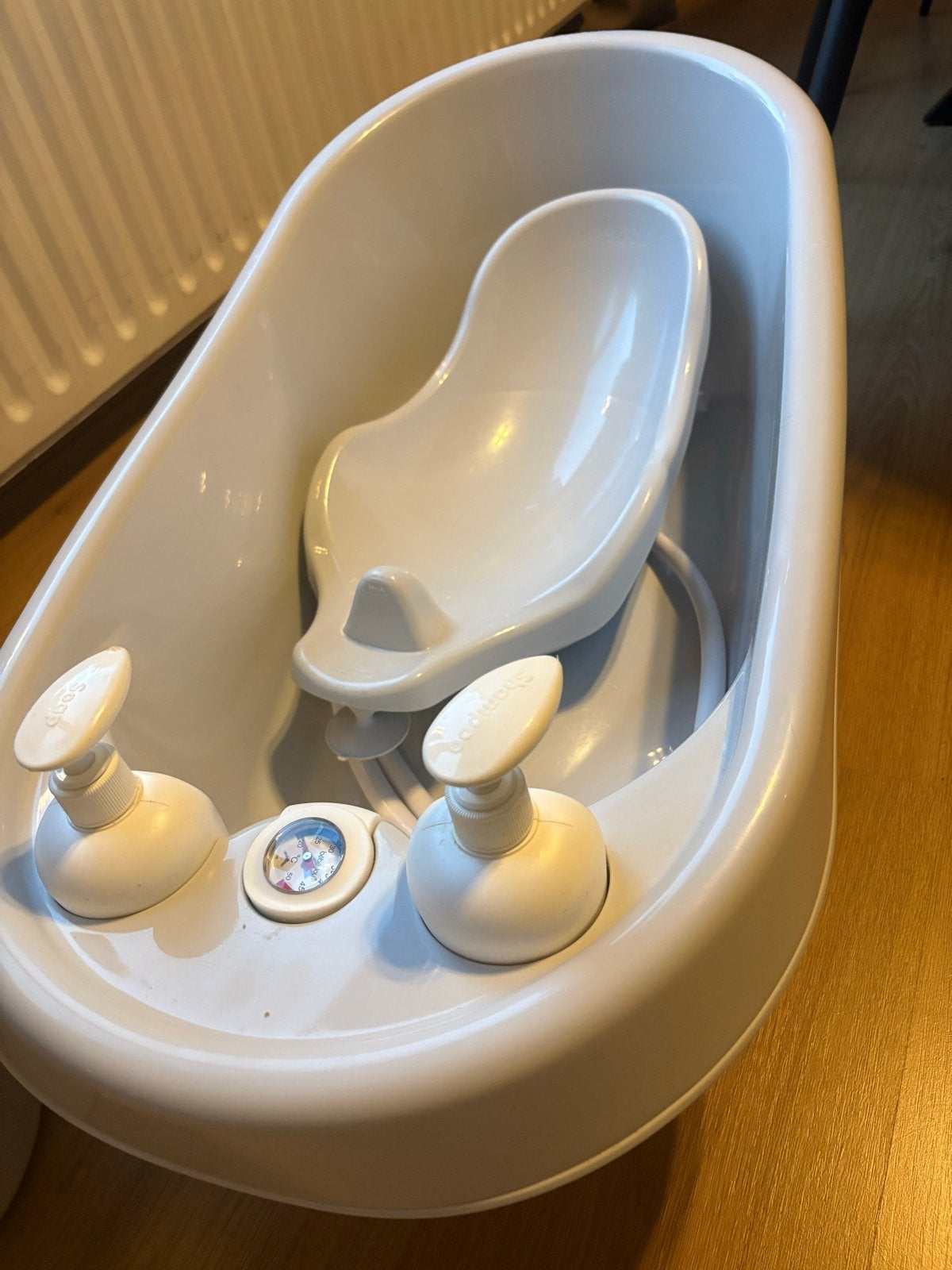 Bébé-jou babybadje met badzitje en luieremmer, Gebruikt, Ophalen of Verzenden, Badje, Bébé-jou