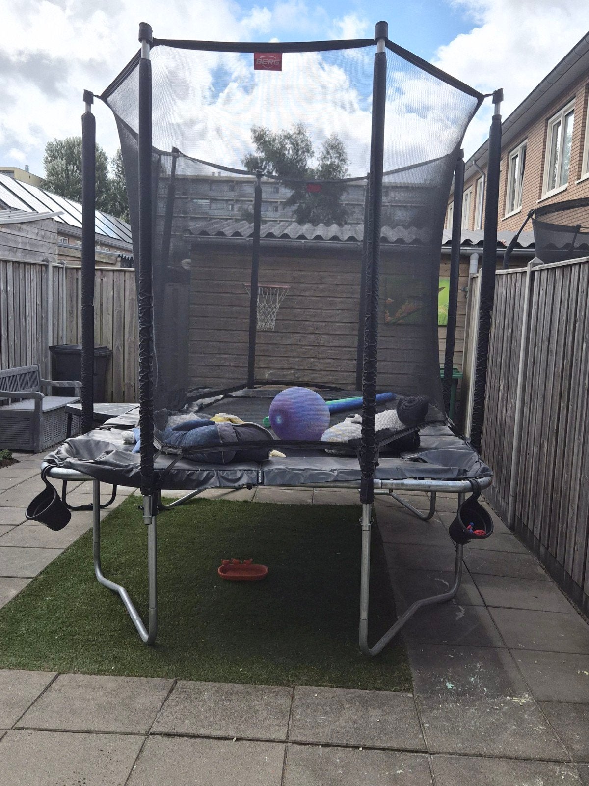 Trampoline Berg 330x220 cm, Ophalen, Gebruikt