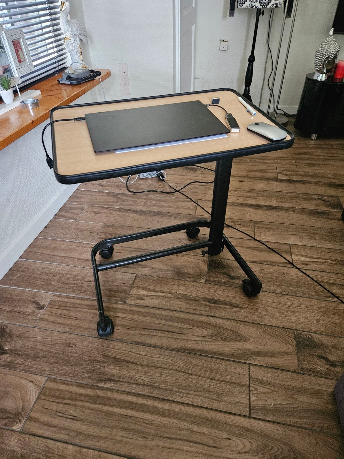 Verrijdbare bedtafel- bijzettafel- laptoptafel- zorgtafel., Ophalen, Zo goed als nieuw, Rechthoekig, Minder dan 55 cm
