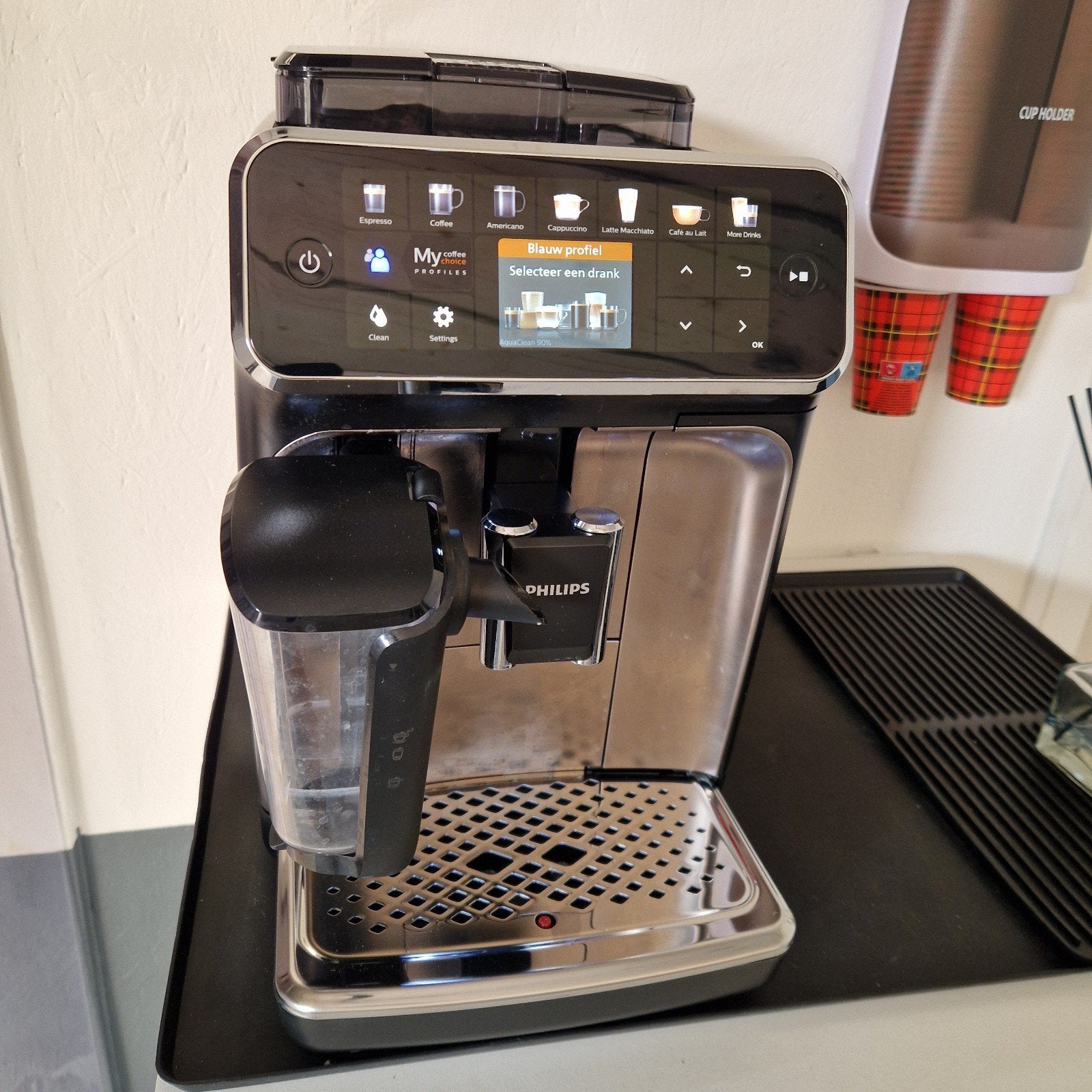 Nieuwe Philips 5400 EP5447/90 LatteGo met garantie. Koffie, Afneembaar waterreservoir, Ophalen of Verzenden, 4 tot 10 kopjes, Gemalen koffie