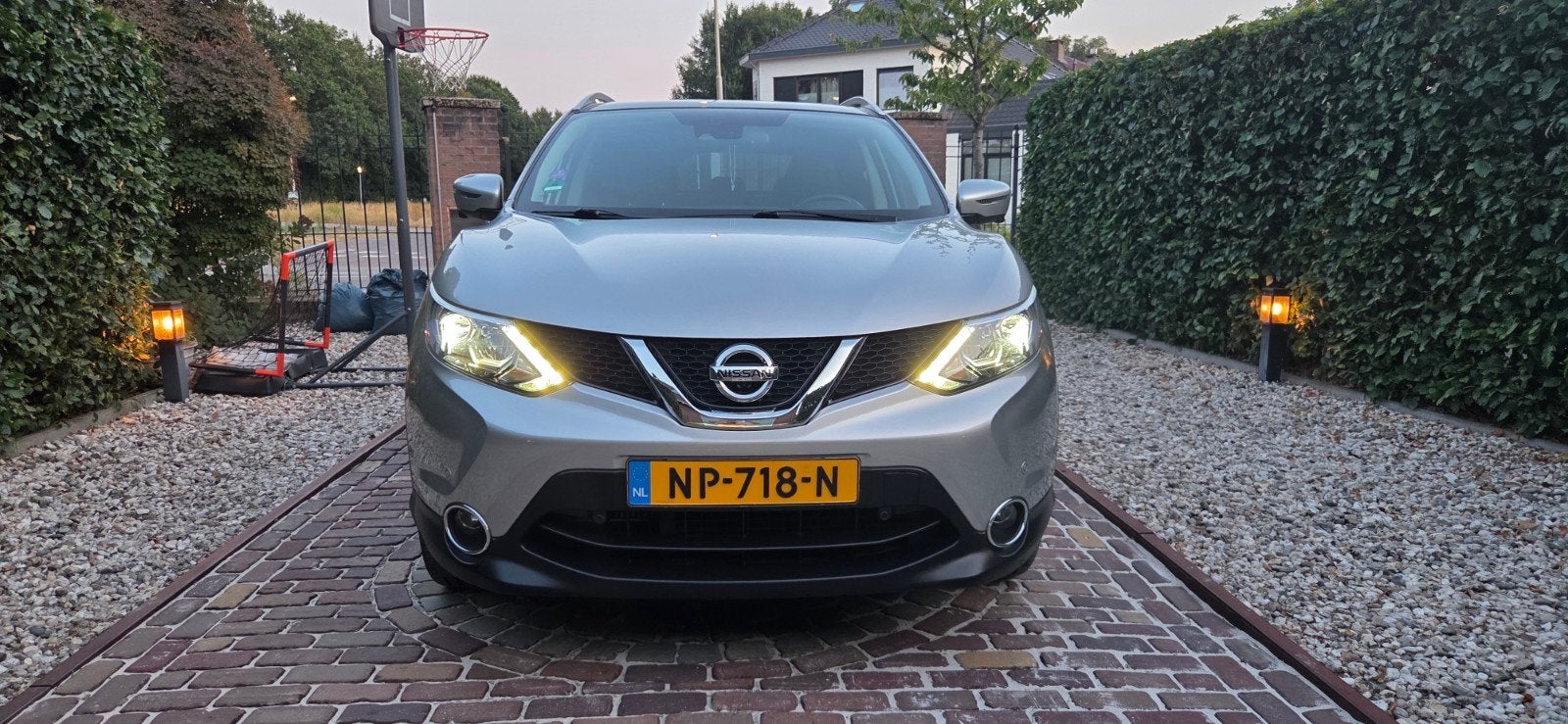 Nissan Qashqai 1.6 Dig-t 120KW 2WD 2017 Grijs, Voorwielaandrijving, 1618 cc, 4 cilinders, 1290 kg