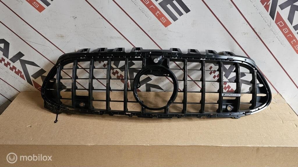Mercedes CLA45 AMG Grille dark chrome  A1778853306, Gebruikt, Ophalen of Verzenden