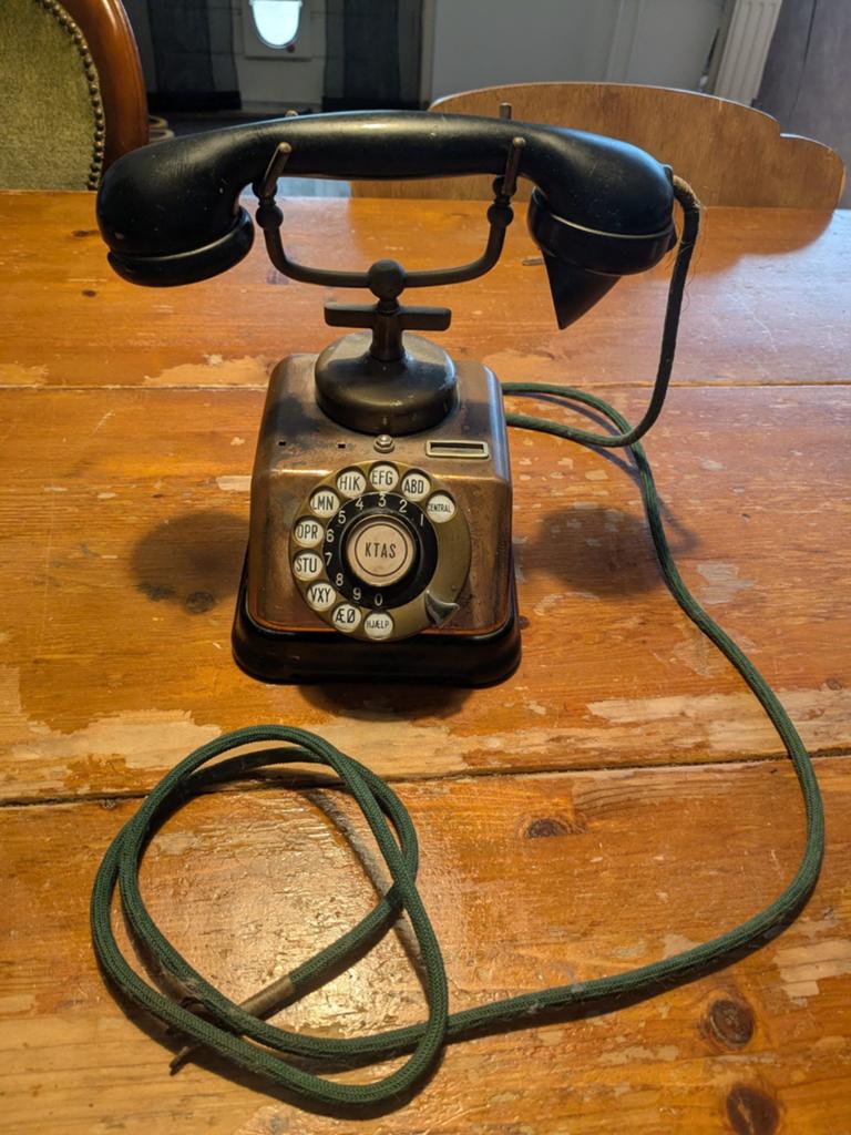 Oude bakelieten telefoon met draaischijf - decoratie, Antiek en Kunst, Ophalen of Verzenden