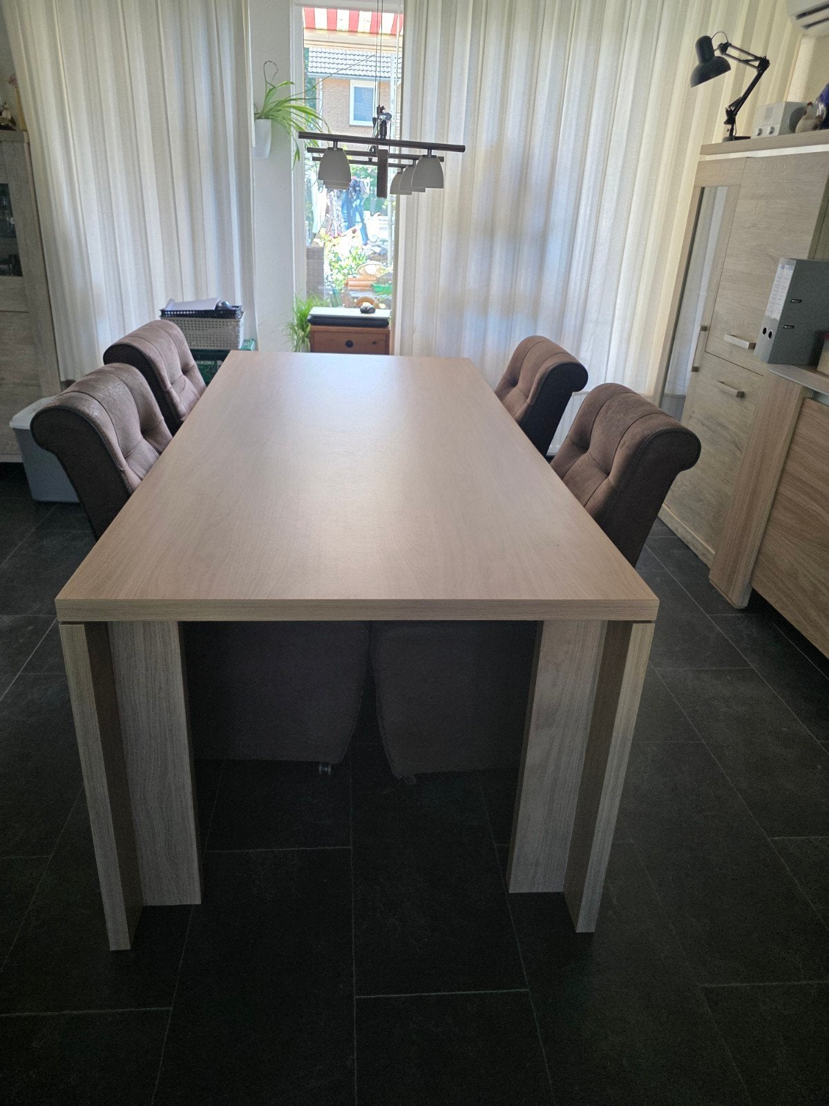 Moderne eethoek met robuuste eettafel, Huis en Inrichting, Ophalen, Gebruikt, Overige materialen, 50 tot 100 cm