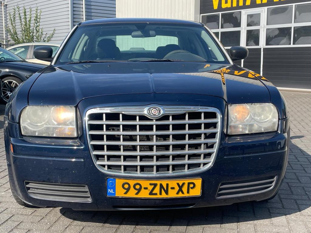Chrysler 300C 2.7 V6 | AIRCO | YOUNGTIMER | GOEDKOOPSTE MET, Automaat, Gebruikt, 1670 kg, Blauw