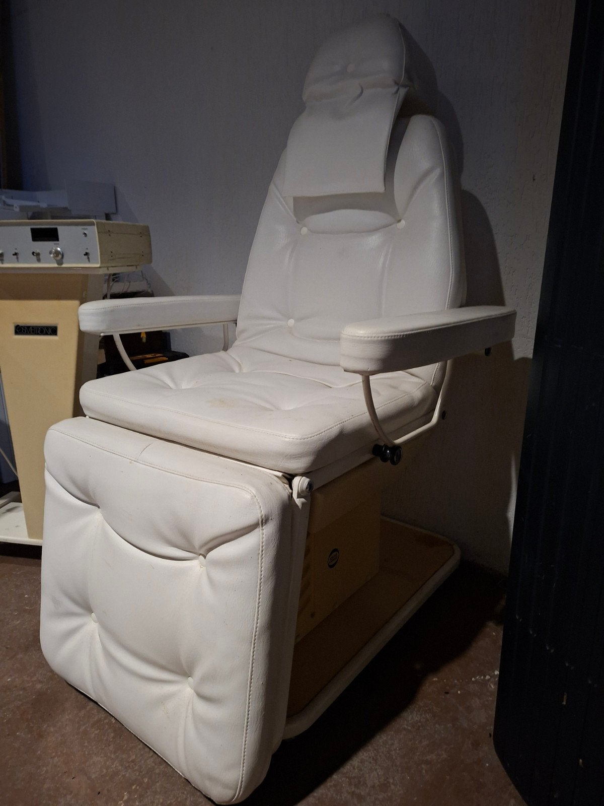 Diverse schoonheidsspullen te koop waaronder IONTO COMED etc, Huis en Inrichting, Stoelen, Ophalen, Gebruikt, Eén