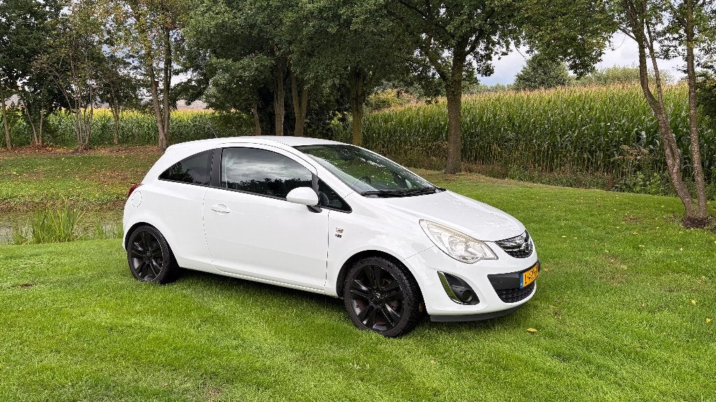 Opel Corsa, Anniversary Ed. Airco, Stoel + Stuurverwarming, Voorwielaandrijving, 40 €/maand, 1398 cc, Leder en Stof