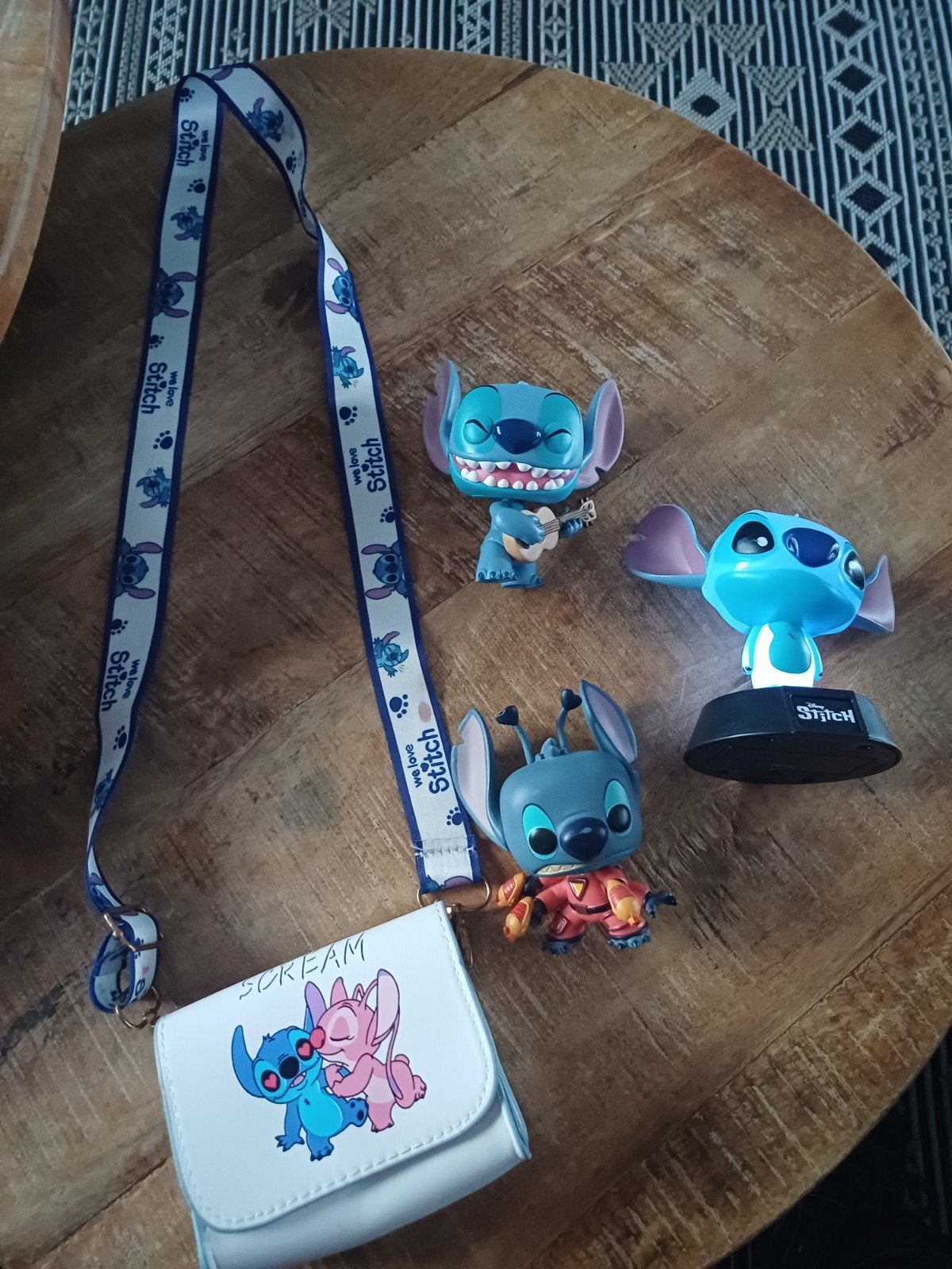 Stitch verzameling: Funko Pops, lamp en tasje, Ophalen of Verzenden, Gebruikt