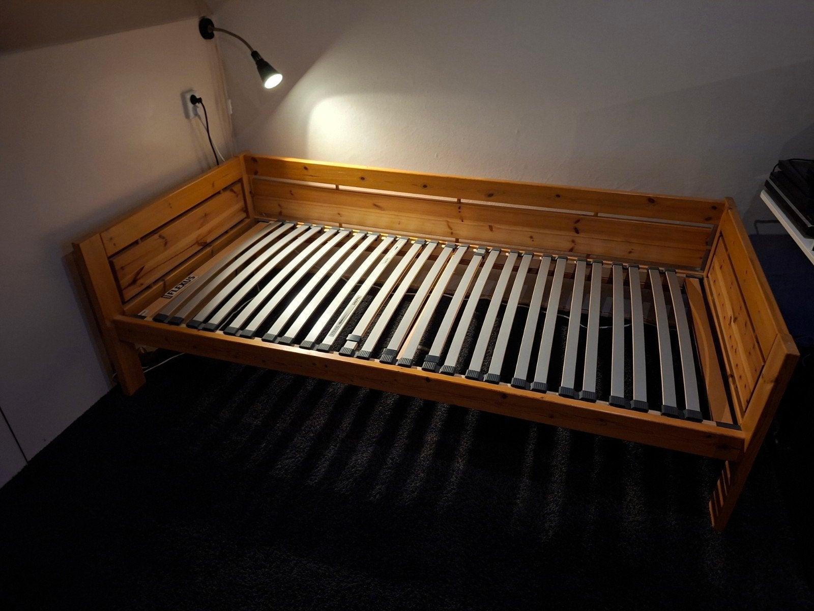 Houten eenpersoonsbed met lattenbodem, Ophalen, 90 cm, 200 cm, Hout