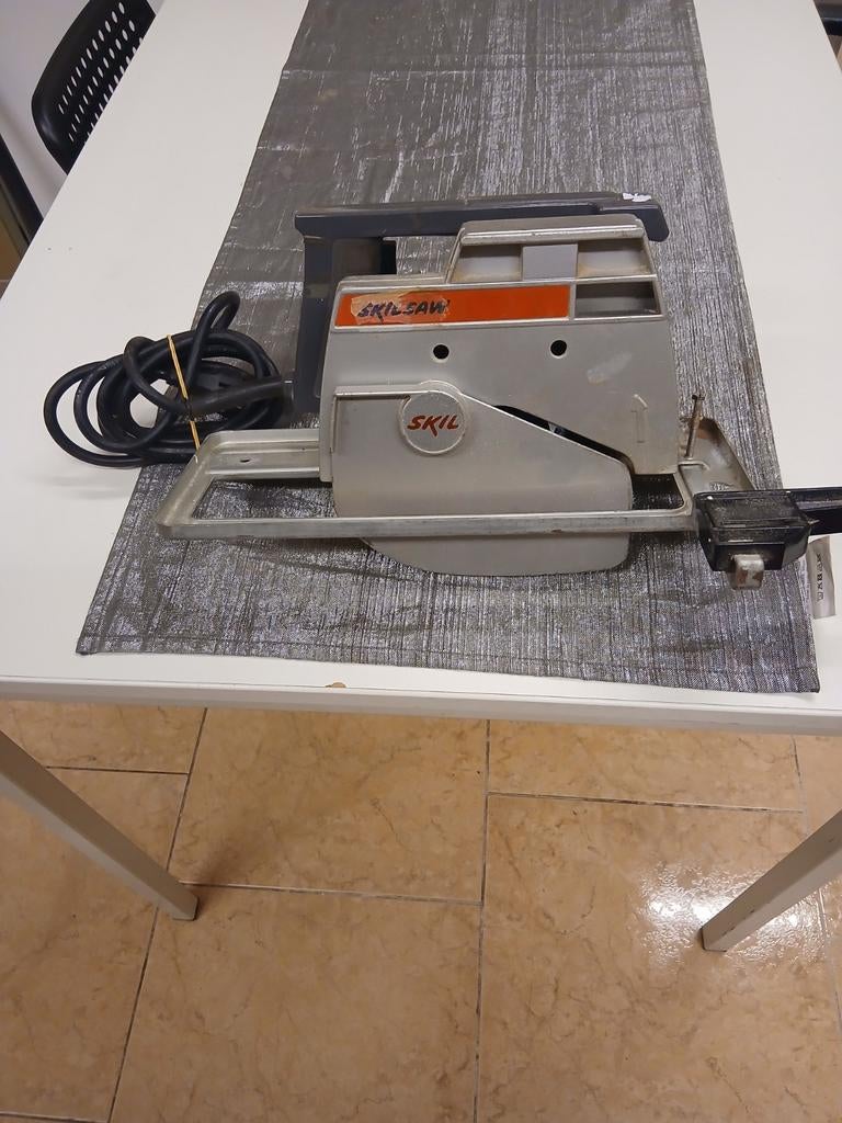 Zaagmachines merk skil 850 w, Ophalen of Verzenden, 600 tot 1200 watt, Decoupeerzaag, 30 tot 70 mm