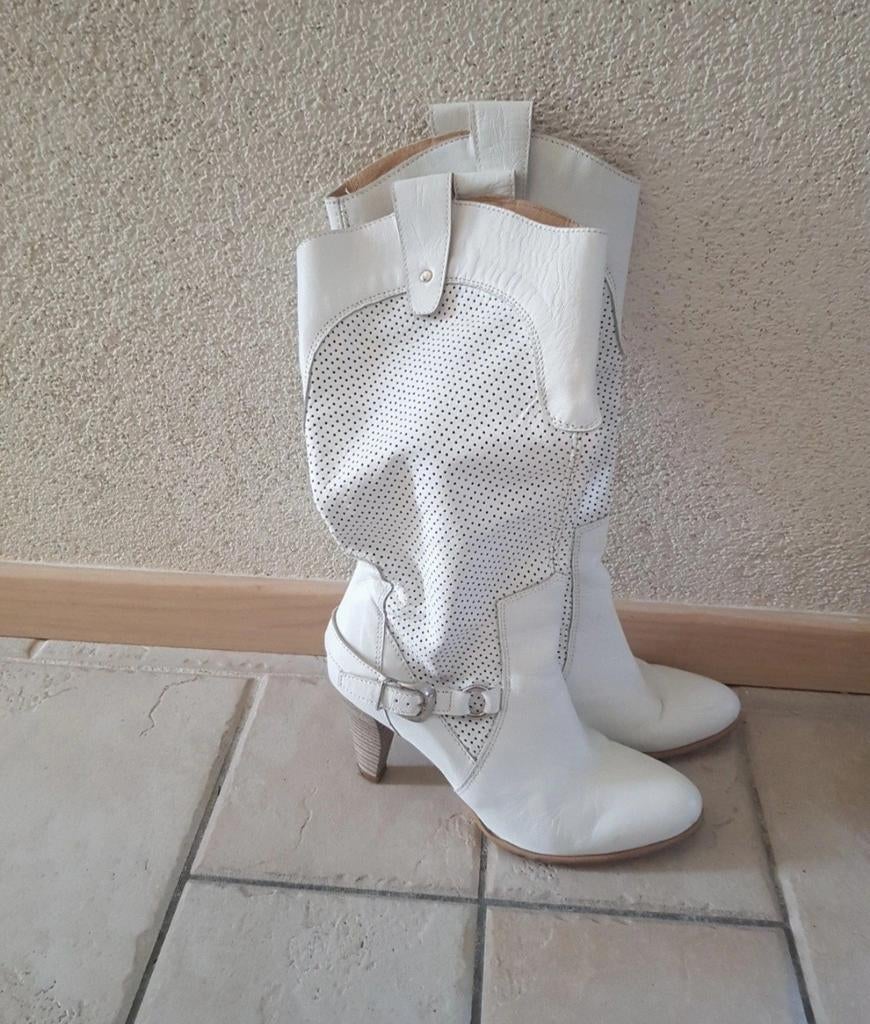 Witte leren laarzen met hak - Maat 37, Kleding | Dames, Schoenen, Gedragen, Hoge laarzen, Wit, Ophalen of Verzenden