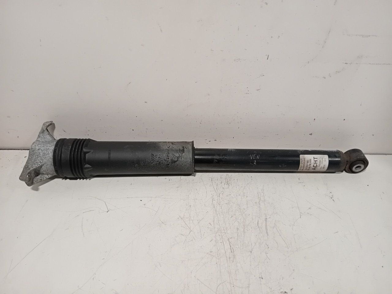 Schokbreker links achter Opel Astra, Onderdelen@venauto.nl, Van der Ven Autorecycling B.V., Gebruikt, Ettenseweg 76, 4706 PB Roosendaal, The Netherlands