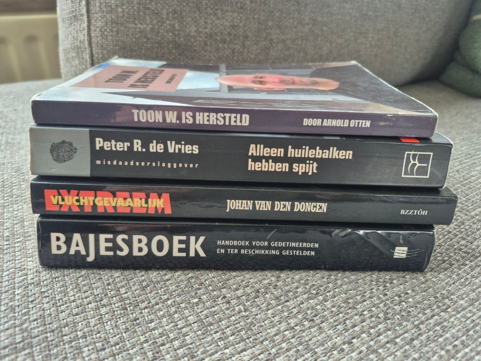 4 boeken over misdaad en gevangeniswezen, Boeken, Ophalen, Gelezen, Johan van den Dongen, Peter R. de Vries, Arnold Otten, Nederland