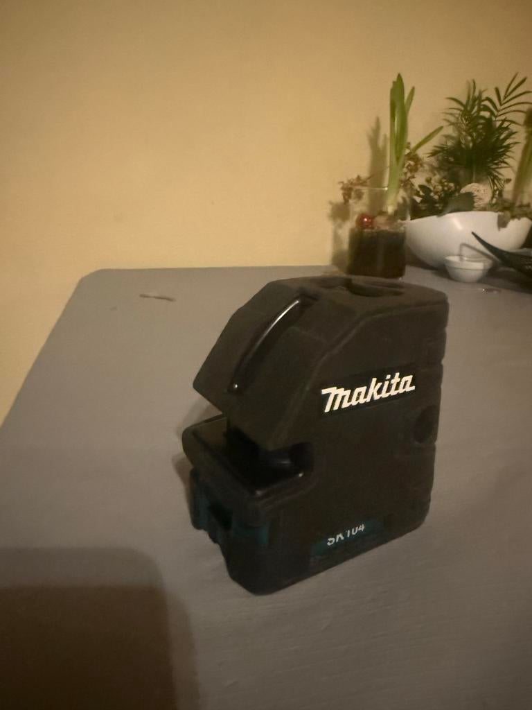 Makita Kruislijnlaser SK104, Ophalen of Verzenden, Gebruikt, Licht