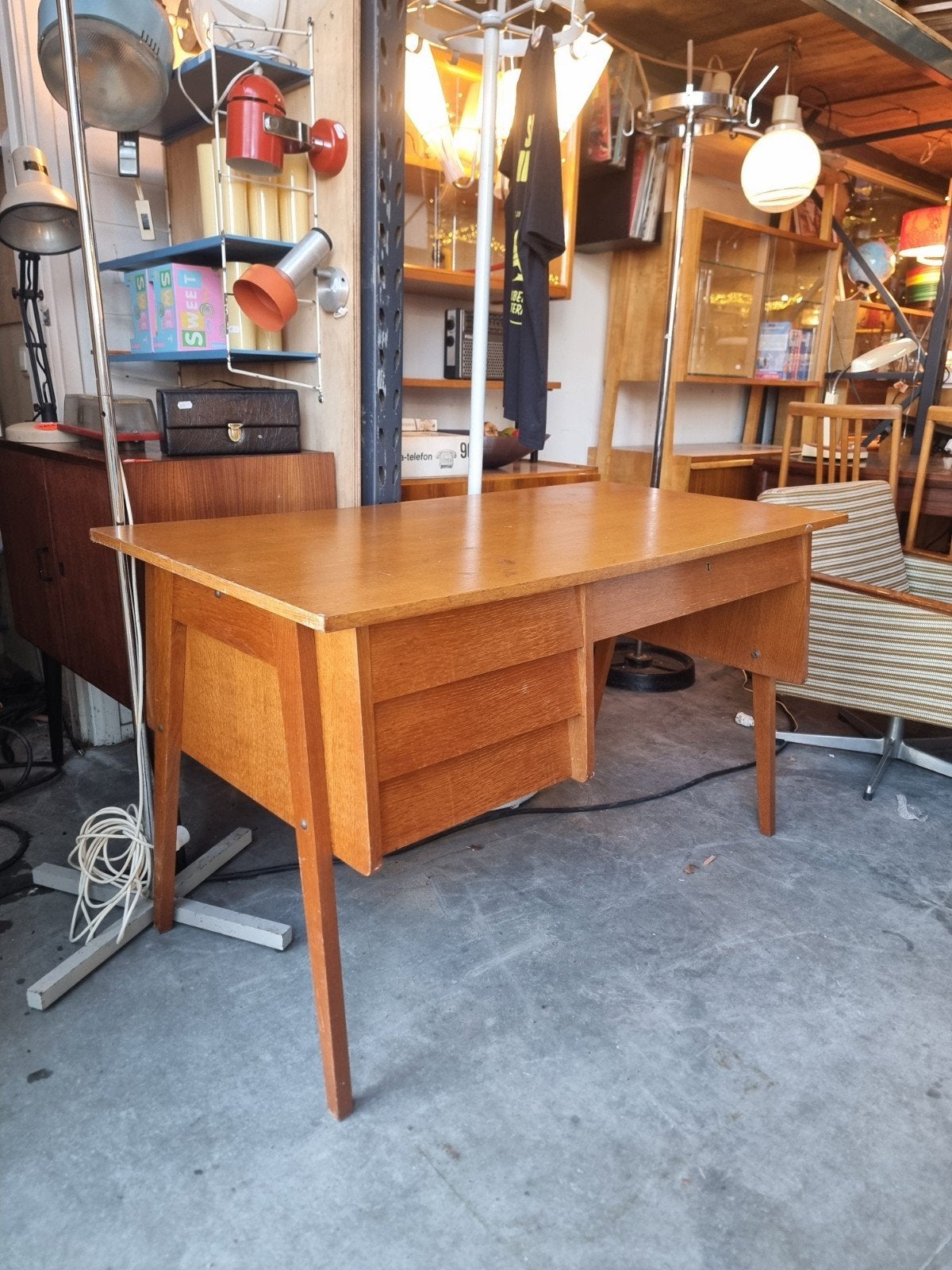 Vintage bureau Jaren 60 mid century, Huis en Inrichting, Bureaus, Gebruikt, ,, Ophalen of Verzenden, ,