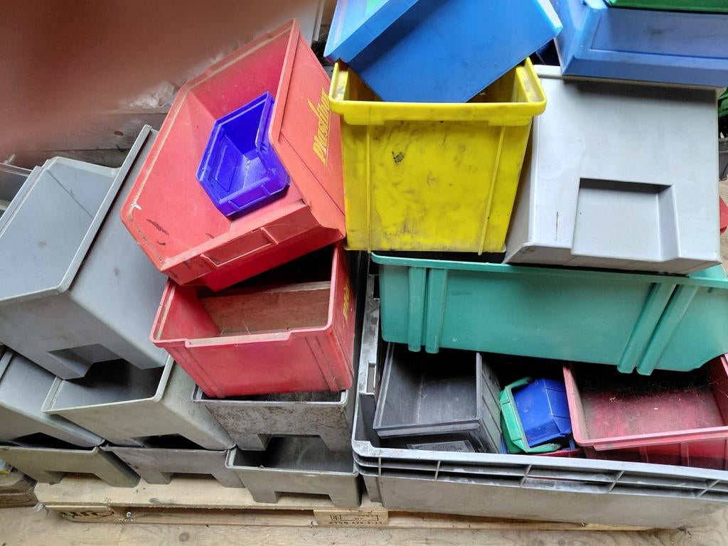 Partij diverse stapelbakken grijpbakken magazijnbakken, Ophalen, Krat, Minder dan 35 cm