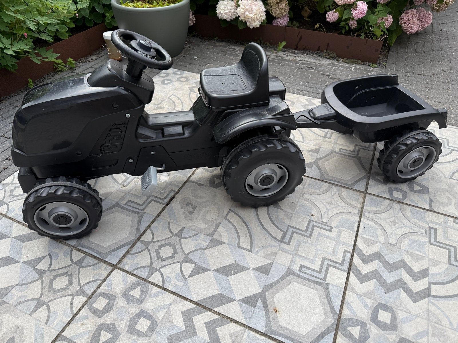 Smoby Tractor Farmer XL Zwart + Aanhanger, Ophalen, Gebruikt, Trapvoertuig