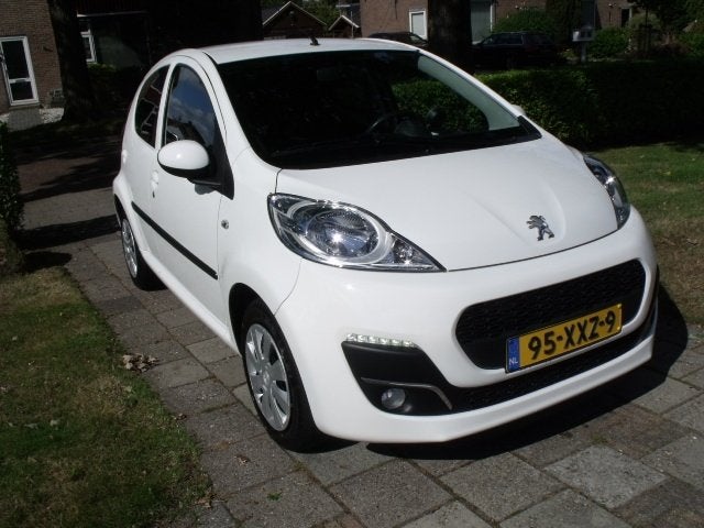 Peugeot 107 IN TOPSTAAT 31Dkm 5 DRS Grote beurt, AIRCO, Voorwielaandrijving, Zwart, Elektrische ramen, 4 stoelen