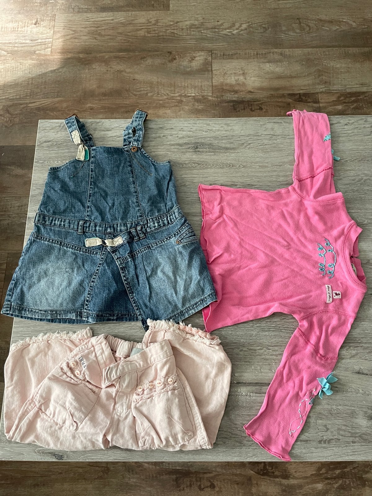 Leuke kledingset: roze trui, spijkerjurk en roze broekje, Ophalen of Verzenden, Gebruikt, Meisje