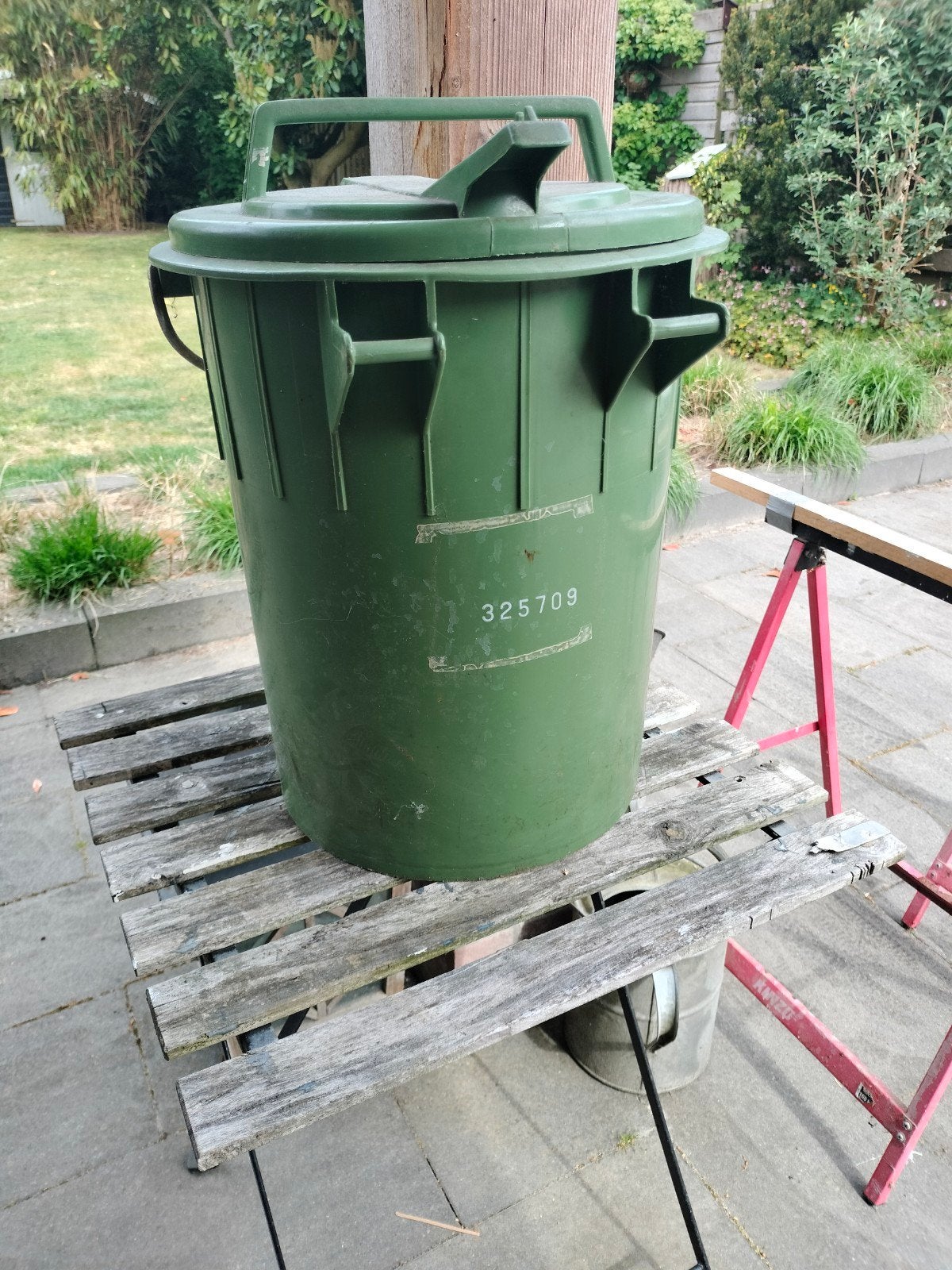 Voerton., Dieren en Toebehoren, Ophalen, Hond