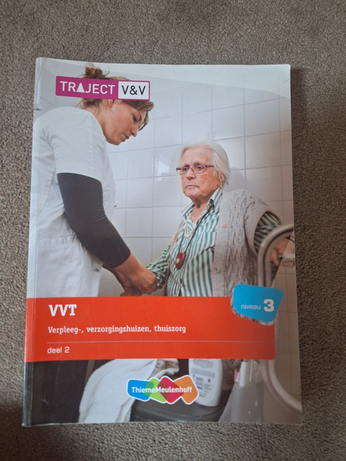 TRAJECT V&V VVT deel 2 - Verpleeg-, verzorgingshuizen, Ophalen of Verzenden, Gelezen, MBO