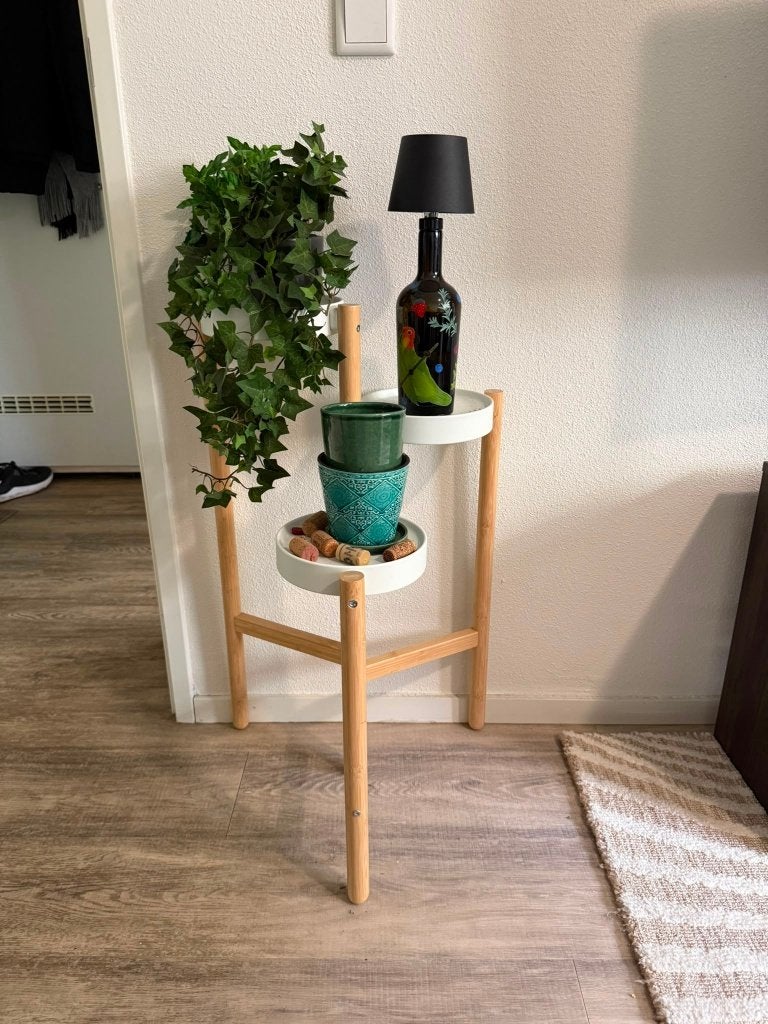 IKEA SATSUMAS plantenstandaard bamboe met 2 witte schalen, Overige materialen, Minder dan 55 cm, Gebruikt, Rond