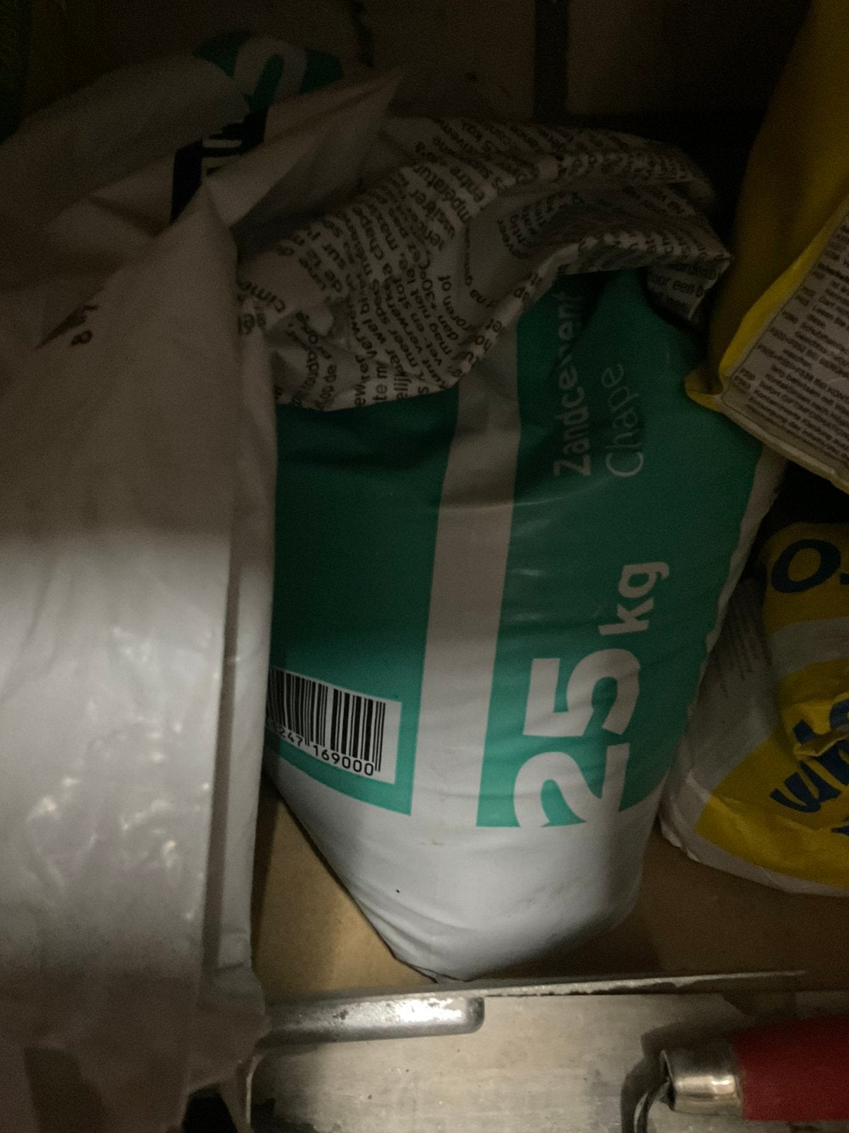 Roodband,mestelwortel, zandcement aangebroken GRATIS ophalen, Ophalen, Zo goed als nieuw