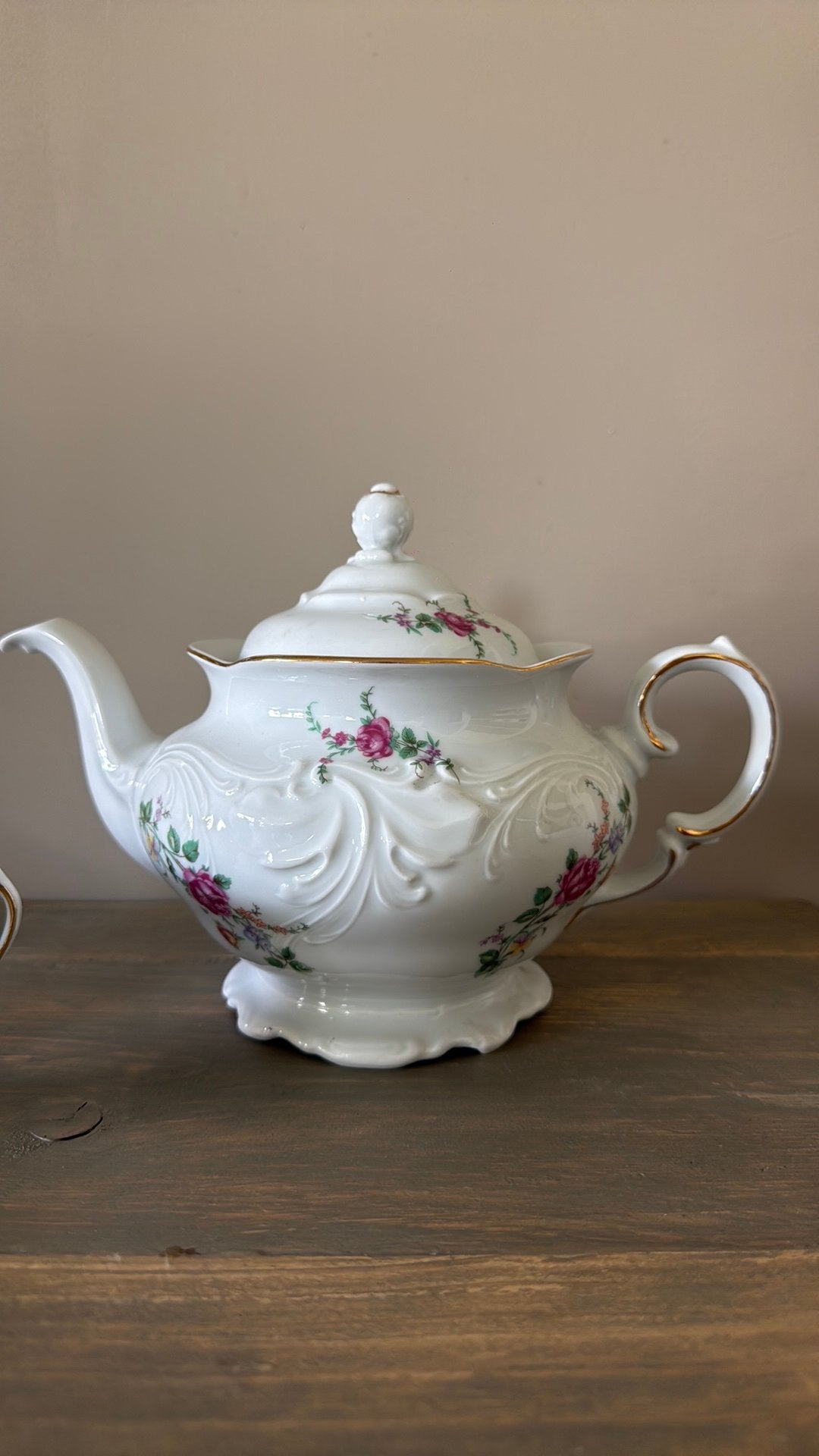 Antieke theepot en kopje met rozenmotief - Made in Poland, Antiek en Kunst, Ophalen of Verzenden