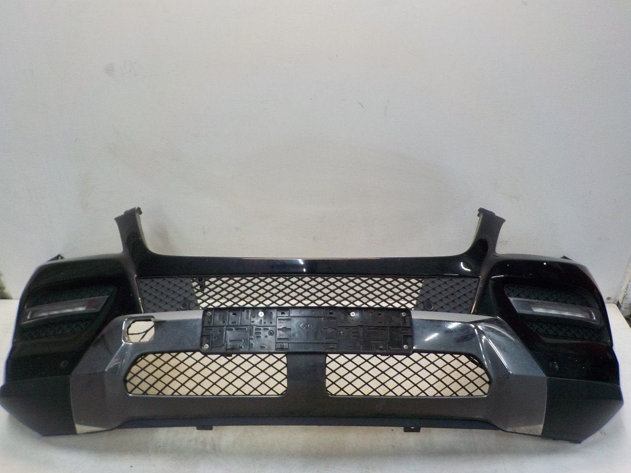 Bumper voor Mercedes-Benz ML-Klasse, Onderdelen@venauto.nl, Van der Ven Autorecycling B.V., Gebruikt, Ettenseweg 76, 4706 PB Roosendaal, The Netherlands