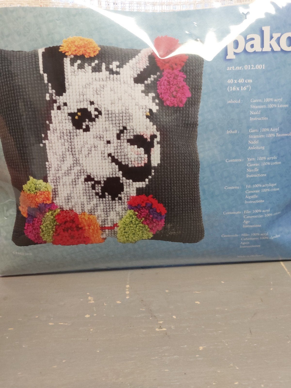 Borduurpakket Lama Kussen - Pako Art.nr. 012.001, Ophalen of Verzenden, Nieuw, Handborduren, Borduurpakket